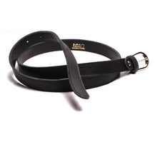Charger l'image dans la galerie, Ceinture noire femme luxe fine Cuir Souple sur mesure fabrication artisanale.