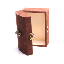 Charger l'image dans la galerie, Boîte-cadeau Boîte à bijoux Rangement décoratif Fabriqué à la main en bois naturel recouvert de cuir.