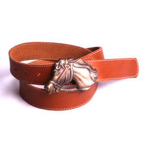 Charger l'image dans la galerie, Ceinture équitation Cuir accessoire équestre personnalisé création fabrication artisanale Made in France.