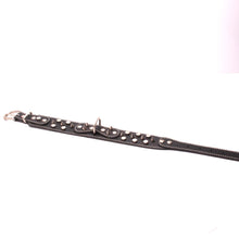 Charger l'image dans la galerie, Collier Chien Cuir noir artisanal décor pointe et rivet métal fait main en France.