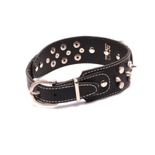 Charger l'image dans la galerie, Collier Chien Cuir noir artisanal décor pointe et rivet métal fait main en France.