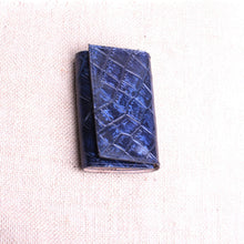 Charger l'image dans la galerie, maroquinerie de voyage en cuir, porte clés de poche