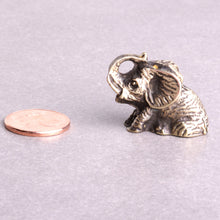 Charger l'image dans la galerie, éléphant trompe en l’air