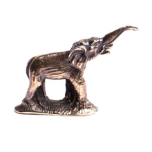 Charger l'image dans la galerie, éléphant trompe en l’air