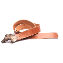 Charger l'image dans la galerie, Ceinture équitation Cuir accessoire équestre personnalisé création fabrication artisanale Made in France.